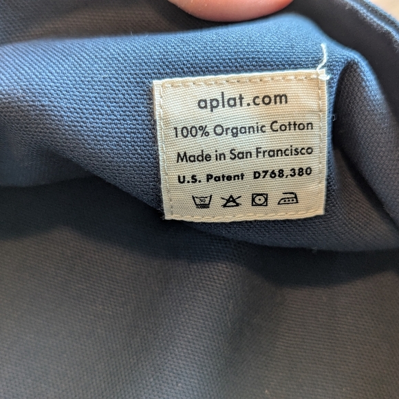 Reserved for @nico_tico: Aplat Plat Casserole Tote | Denim - Picture 5 of 5